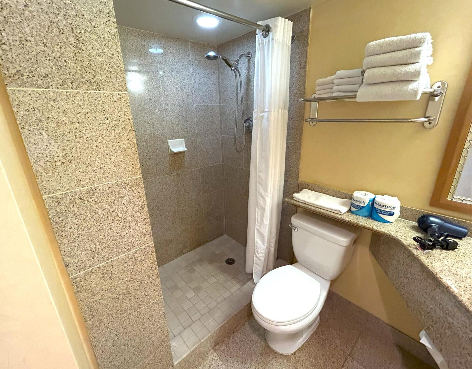 Ilikai Apt 302 - Spacious Studio With Stunning Ocean & Harbor Views Honolulu Exterior foto